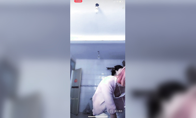 最新《瘋狂抖音》外篇之《抖音擦邊2》顏值主播各顯神通 閃現走光 刷邊尿尿熱舞 扣逼漏奶 (117)