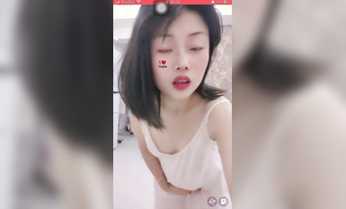 最新《瘋狂抖音》外篇之《抖音擦邊2》顏值主播各顯神通 閃現走光 刷邊尿尿熱舞 扣逼漏奶 (22)