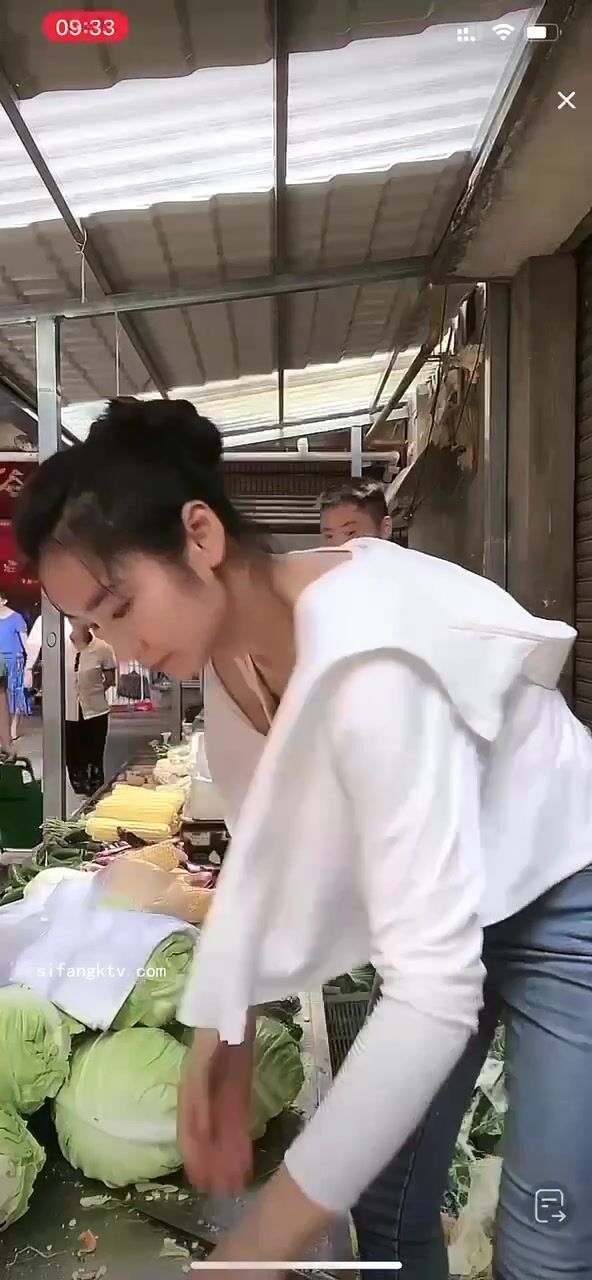 最新《瘋狂抖音》外篇之《抖音擦邊2》顏值主播各顯神通 閃現走光 刷邊尿尿熱舞 扣逼漏奶 (133)