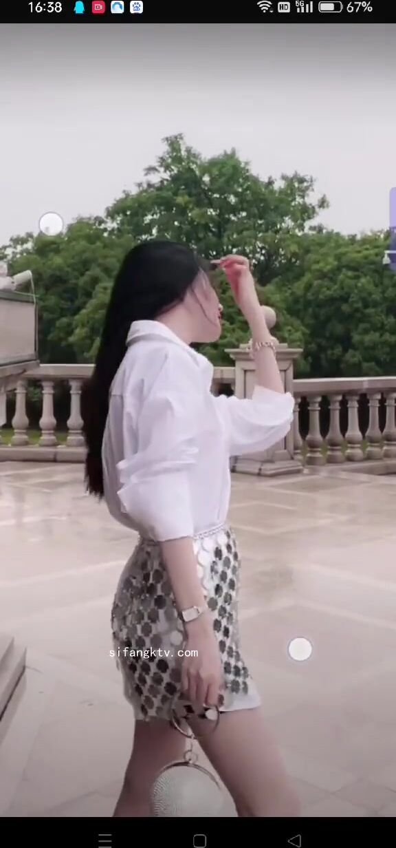 最新《瘋狂抖音》外篇之《抖音擦邊2》顏值主播各顯神通 閃現走光 刷邊尿尿熱舞 扣逼漏奶 (72)