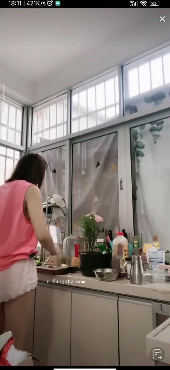 最新《瘋狂抖音》外篇之《抖音擦邊2》顏值主播各顯神通 閃現走光 刷邊尿尿熱舞 扣逼漏奶 (29)