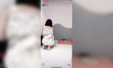 最新《瘋狂抖音》外篇之《抖音擦邊2》顏值主播各顯神通 閃現走光 刷邊尿尿熱舞 扣逼漏奶 (33)