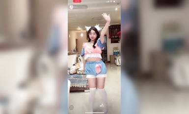 最新《瘋狂抖音》外篇之《抖音擦邊2》顏值主播各顯神通 閃現走光 刷邊尿尿熱舞 扣逼漏奶 (79)