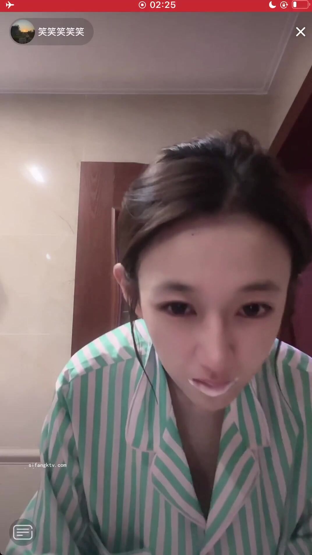 最新《瘋狂抖音》外篇之《抖音擦邊2》顏值主播各顯神通 閃現走光 刷邊尿尿熱舞 扣逼漏奶 (74)