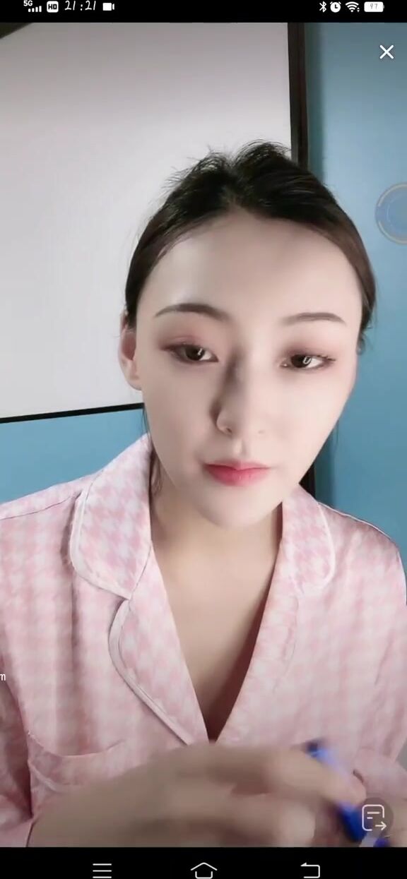 最新《瘋狂抖音》外篇之《抖音擦邊2》顏值主播各顯神通 閃現走光 刷邊尿尿熱舞 扣逼漏奶 (10)