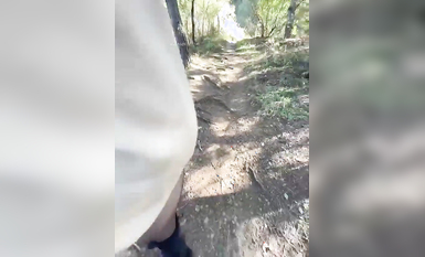 重磅推薦！淫盪肥臀人妻母狗【見過騷的 沒見過這么騷的】喜歡戶外露出，喜歡被很多男人操 (56)