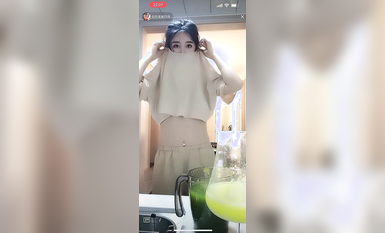 最新《瘋狂抖音》外篇之《抖音擦邊2》顏值主播各顯神通 閃現走光 刷邊尿尿熱舞 扣逼漏奶 (41)