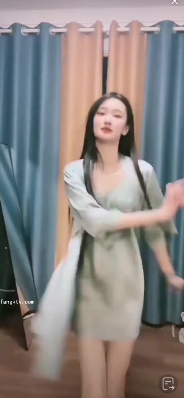 最新《瘋狂抖音》外篇之《抖音擦邊2》顏值主播各顯神通 閃現走光 刷邊尿尿熱舞 扣逼漏奶 (192)