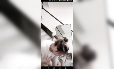 最新《瘋狂抖音》外篇之《抖音擦邊2》顏值主播各顯神通 閃現走光 刷邊尿尿熱舞 扣逼漏奶 (82)