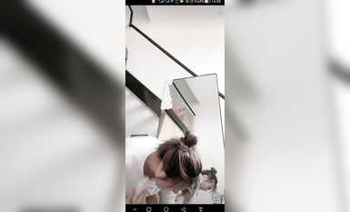 最新《瘋狂抖音》外篇之《抖音擦邊2》顏值主播各顯神通 閃現走光 刷邊尿尿熱舞 扣逼漏奶 (82)