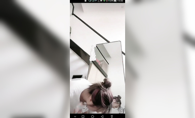 最新《瘋狂抖音》外篇之《抖音擦邊2》顏值主播各顯神通 閃現走光 刷邊尿尿熱舞 扣逼漏奶 (82)