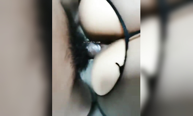 重磅推薦！淫盪肥臀人妻母狗【見過騷的 沒見過這么騷的】喜歡戶外露出，喜歡被很多男人操 (102)