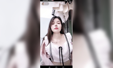 最新《瘋狂抖音》外篇之《抖音擦邊2》顏值主播各顯神通 閃現走光 刷邊尿尿熱舞 扣逼漏奶 (155)