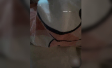 大神和脾氣火爆【堂妹亂倫事件】後續來了！堂妹的身材數一數二啊，搞定了她之後，就摸個大腿沒一會她內褲居然濕了