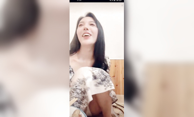 最新《瘋狂抖音》外篇之《抖音擦邊2》顏值主播各顯神通 閃現走光 刷邊尿尿熱舞 扣逼漏奶 (130)