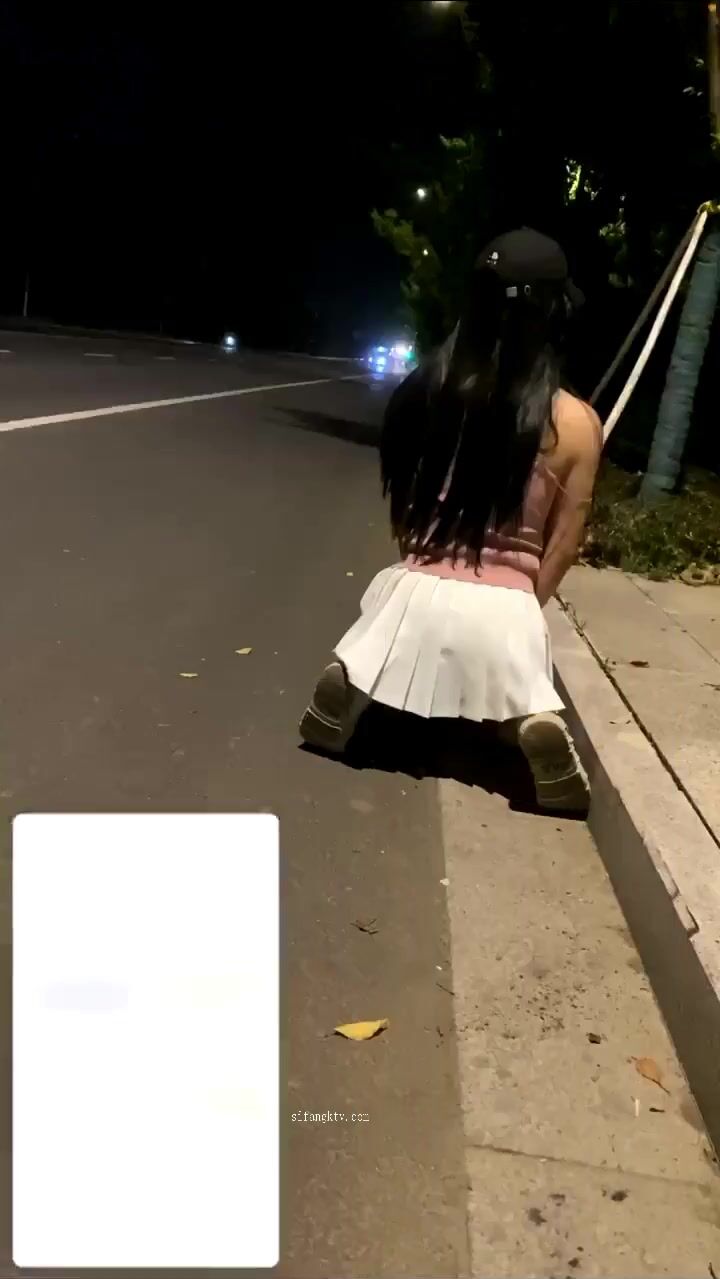 五個極品身材蘿莉反差露出萌妹 公路啪啪 戶外野戰 餐廳露出 絕版資源 小韻 (10)