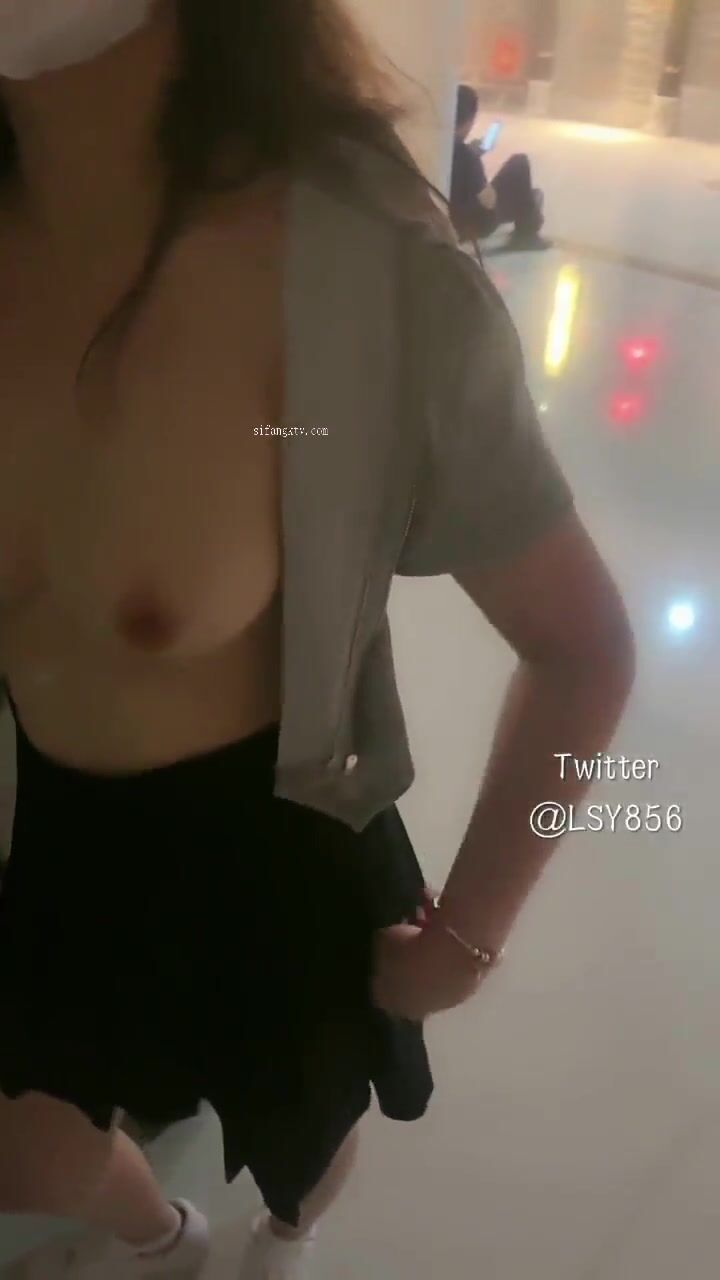 五個極品身材蘿莉反差露出萌妹 公路啪啪 戶外野戰 餐廳露出 絕版資源 極品反差【李淑怡】公路啪啪 公園露出 餐廳 (6)