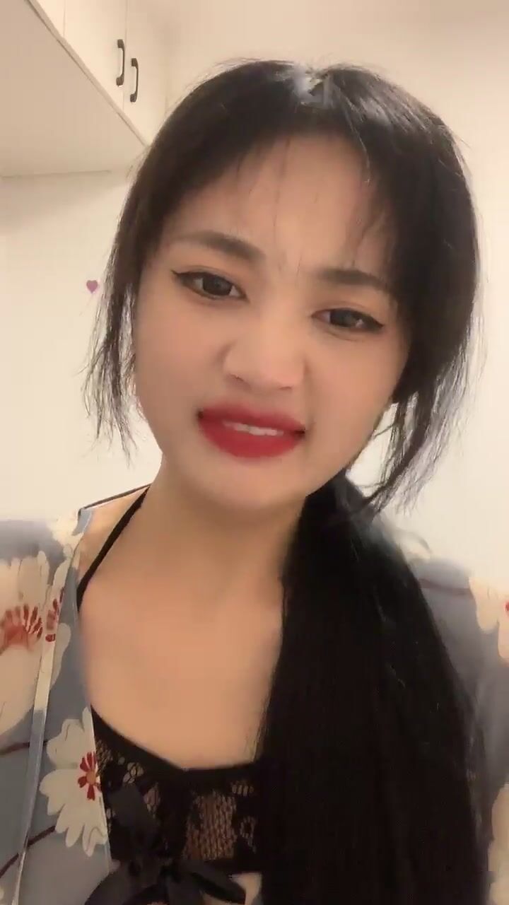 女神！奶子超級大~【聲音超甜】尺度突破！終於漏B了~狂擼~ (1)