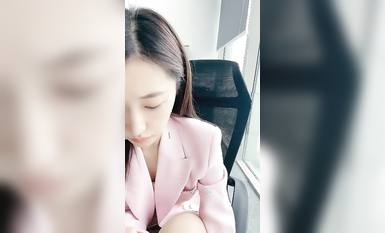 重磅！重慶某集團公司白領~【小兔丫丫】極度反差~刺激！~ (8)