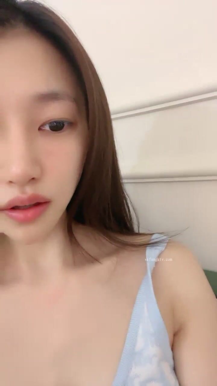 重磅！重慶某集團公司白領~【小兔丫丫】極度反差~刺激！~ (1)