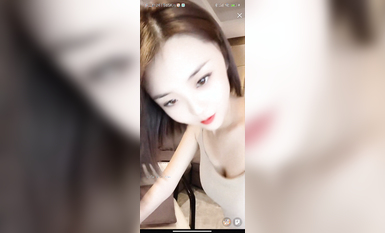 最新《瘋狂抖音》外篇之《抖音擦邊4》顏值主播各顯神通 閃現走光 刷邊瘋狂作死 扣逼漏奶 (283)