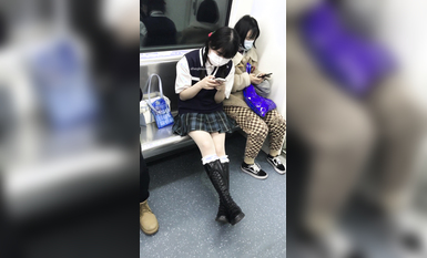 稀缺學姐專場 專業抄底靚麗制服學姐珍藏版 貼著美女屁股抄 有燈光加持畫質特好 超清4K原版9051 (3)