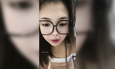 最新《瘋狂抖音》外篇之《抖音擦邊4》顏值主播各顯神通 閃現走光 刷邊瘋狂作死 扣逼漏奶 (257)