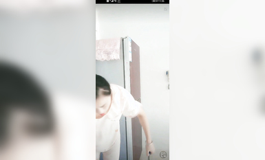 最新《瘋狂抖音》外篇之《抖音擦邊4》顏值主播各顯神通 閃現走光 刷邊瘋狂作死 扣逼漏奶 (67)