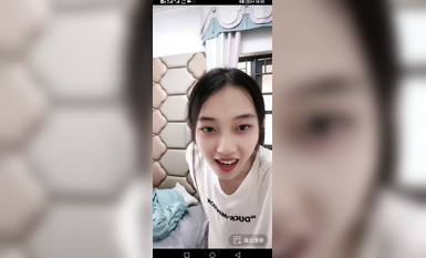 最新《瘋狂抖音》外篇之《抖音擦邊4》顏值主播各顯神通 閃現走光 刷邊瘋狂作死 扣逼漏奶 (230)