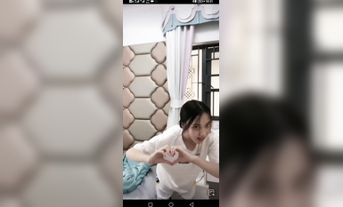 最新《瘋狂抖音》外篇之《抖音擦邊4》顏值主播各顯神通 閃現走光 刷邊瘋狂作死 扣逼漏奶 (230)