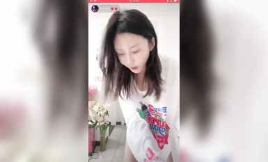 最新《瘋狂抖音》外篇之《抖音擦邊4》顏值主播各顯神通 閃現走光 刷邊瘋狂作死 扣逼漏奶 (122)