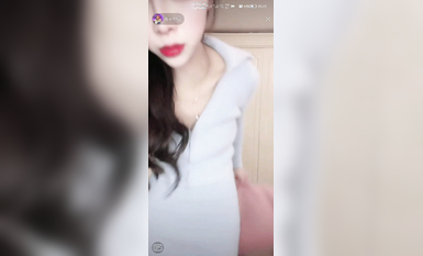 最新《瘋狂抖音》外篇之『三亞美女2』極品三亞外圍美女大秀身材 作死大尺度 摳B揉乳擠奶 (25)