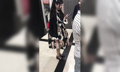 稀缺學姐專場 專業抄底靚麗制服學姐珍藏版 貼著美女屁股抄 有燈光加持畫質特好 超清4K原版 (45)