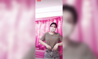 最新《瘋狂抖音》外篇之《抖音擦邊4》顏值主播各顯神通 閃現走光 刷邊瘋狂作死 扣逼漏奶 (158)