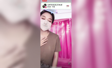 最新《瘋狂抖音》外篇之《抖音擦邊4》顏值主播各顯神通 閃現走光 刷邊瘋狂作死 扣逼漏奶 (158)