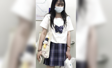 稀缺學姐專場 專業抄底靚麗制服學姐珍藏版 貼著美女屁股抄 有燈光加持畫質特好 超清4K原版 (7)