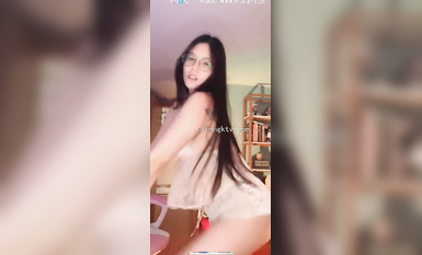 最新《瘋狂抖音》外篇之《抖音擦邊4》顏值主播各顯神通 閃現走光 刷邊瘋狂作死 扣逼漏奶 (216)