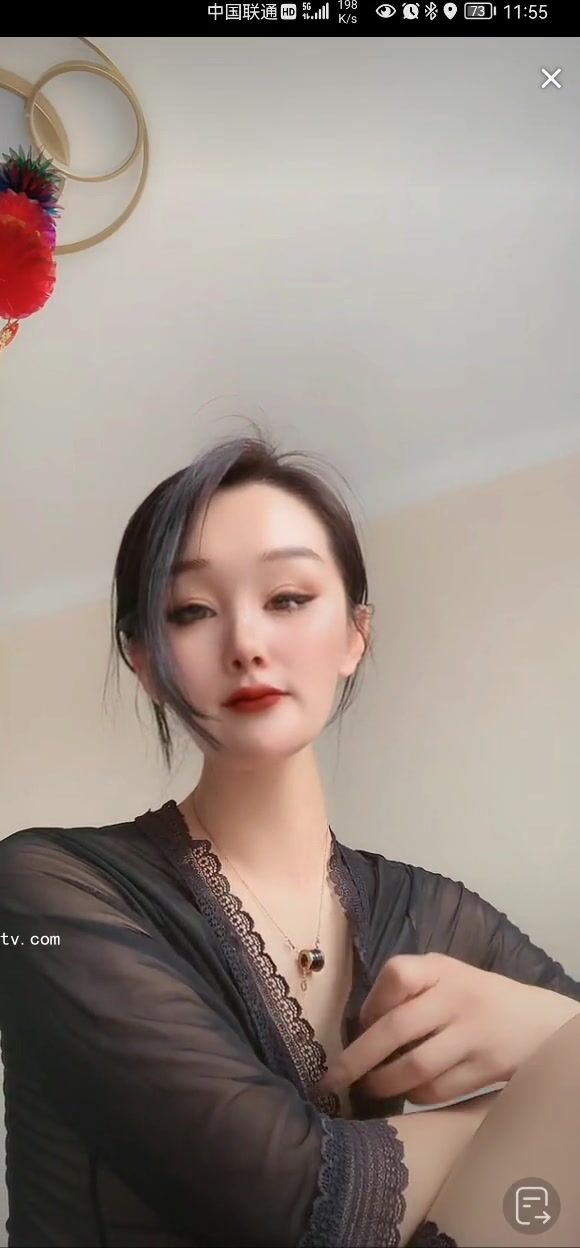 最新《瘋狂抖音》外篇之《抖音擦邊4》顏值主播各顯神通 閃現走光 刷邊瘋狂作死 扣逼漏奶 (304)