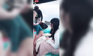 最新《瘋狂抖音》外篇之『三亞美女2』極品三亞外圍美女大秀身材 作死大尺度 摳B揉乳擠奶 (7)