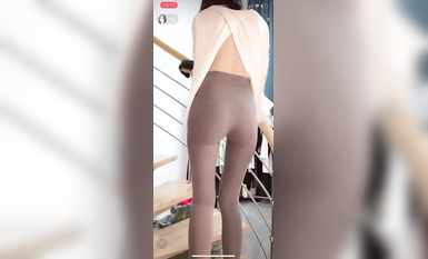 最新《瘋狂抖音》外篇之『三亞美女2』極品三亞外圍美女大秀身材 作死大尺度 摳B揉乳擠奶 (77)