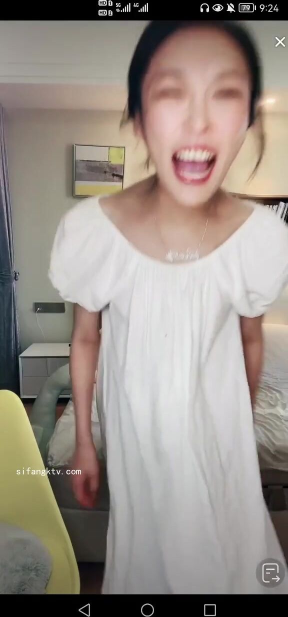 最新《瘋狂抖音》外篇之《抖音擦邊4》顏值主播各顯神通 閃現走光 刷邊瘋狂作死 扣逼漏奶 (63)