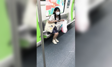 稀缺學姐專場 專業抄底靚麗制服學姐珍藏版 貼著美女屁股抄 有燈光加持畫質特好 超清4K原版 (8)