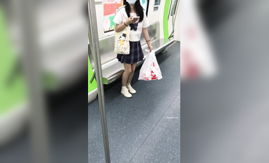 稀缺學姐專場 專業抄底靚麗制服學姐珍藏版 貼著美女屁股抄 有燈光加持畫質特好 超清4K原版 (8)