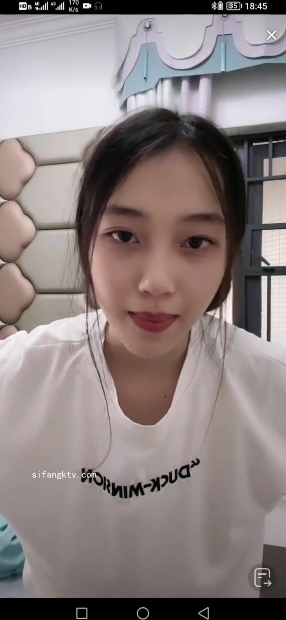 最新《瘋狂抖音》外篇之《抖音擦邊4》顏值主播各顯神通 閃現走光 刷邊瘋狂作死 扣逼漏奶 (232)