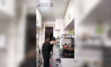 最新《瘋狂抖音》外篇之『三亞美女2』極品三亞外圍美女大秀身材 作死大尺度 摳B揉乳擠奶 (165)