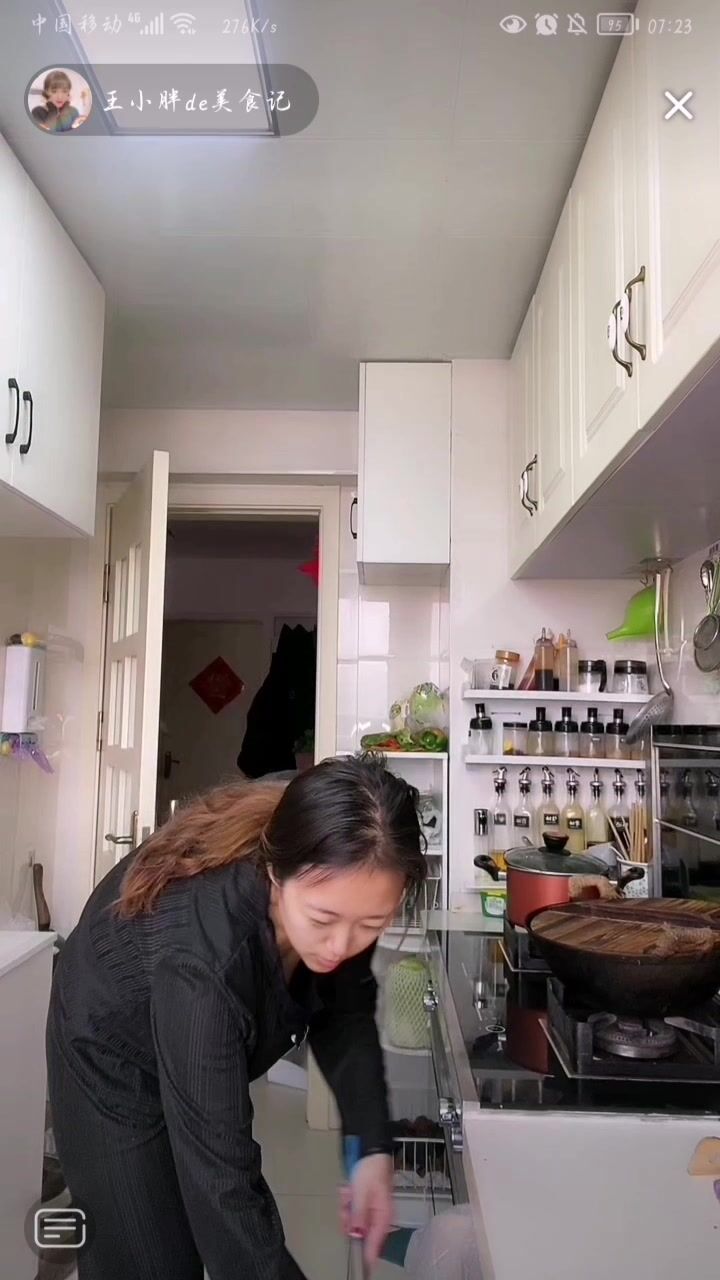 最新《瘋狂抖音》外篇之『三亞美女2』極品三亞外圍美女大秀身材 作死大尺度 摳B揉乳擠奶 (165)