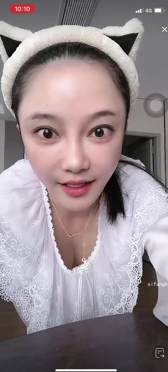 最新《瘋狂抖音》外篇之《抖音擦邊4》顏值主播各顯神通 閃現走光 刷邊瘋狂作死 扣逼漏奶 (69)