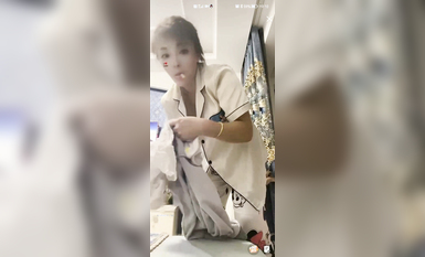 最新《瘋狂抖音》外篇之《抖音擦邊4》顏值主播各顯神通 閃現走光 刷邊瘋狂作死 扣逼漏奶 (60)