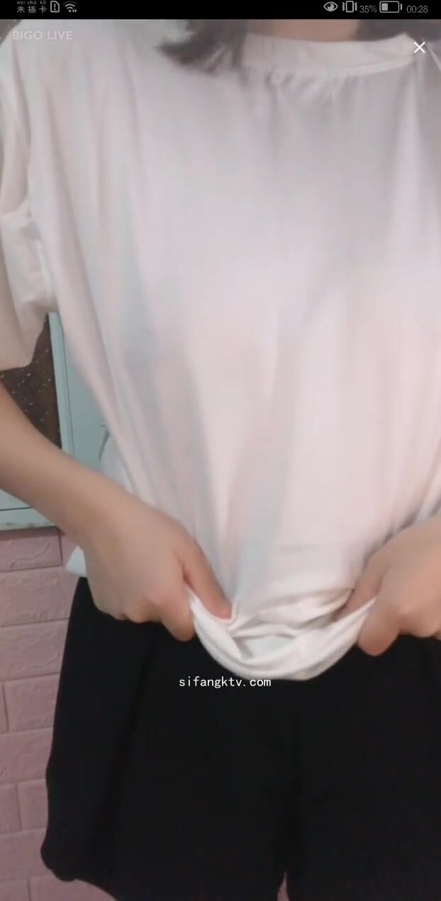 最新《瘋狂抖音》外篇之《抖音擦邊4》顏值主播各顯神通 閃現走光 刷邊瘋狂作死 扣逼漏奶 (144)