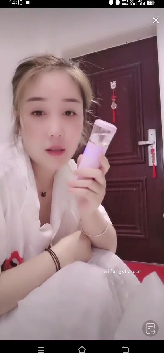 最新《瘋狂抖音》外篇之《抖音擦邊4》顏值主播各顯神通 閃現走光 刷邊瘋狂作死 扣逼漏奶 (59)